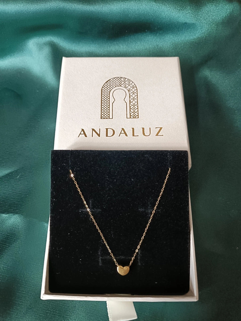 18ct Solid Gold Necklace + 24ct Solid Gold Heart Pendant Cute And Elegant