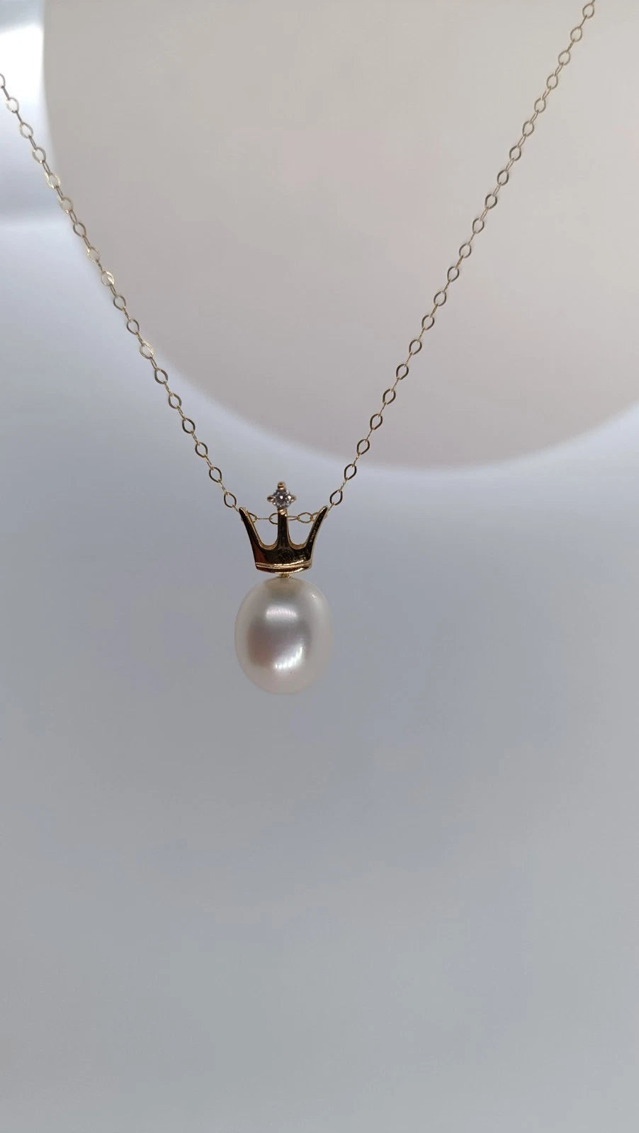 Solid 18Ct Gold Necklace + Freshwater Pearl 18ct Gold Pendent Fine and Luxurious
